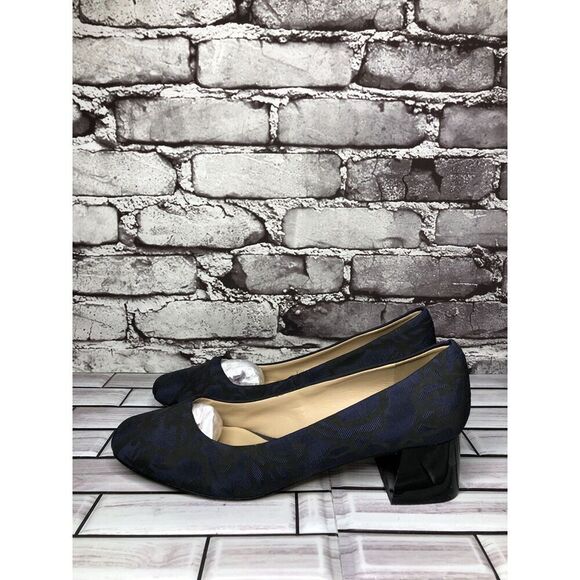 Karl Lagerfeld PARIS Charee Navy Black Floral Fabric Block Heels Women Sz 8M US - Picture 1 of 16